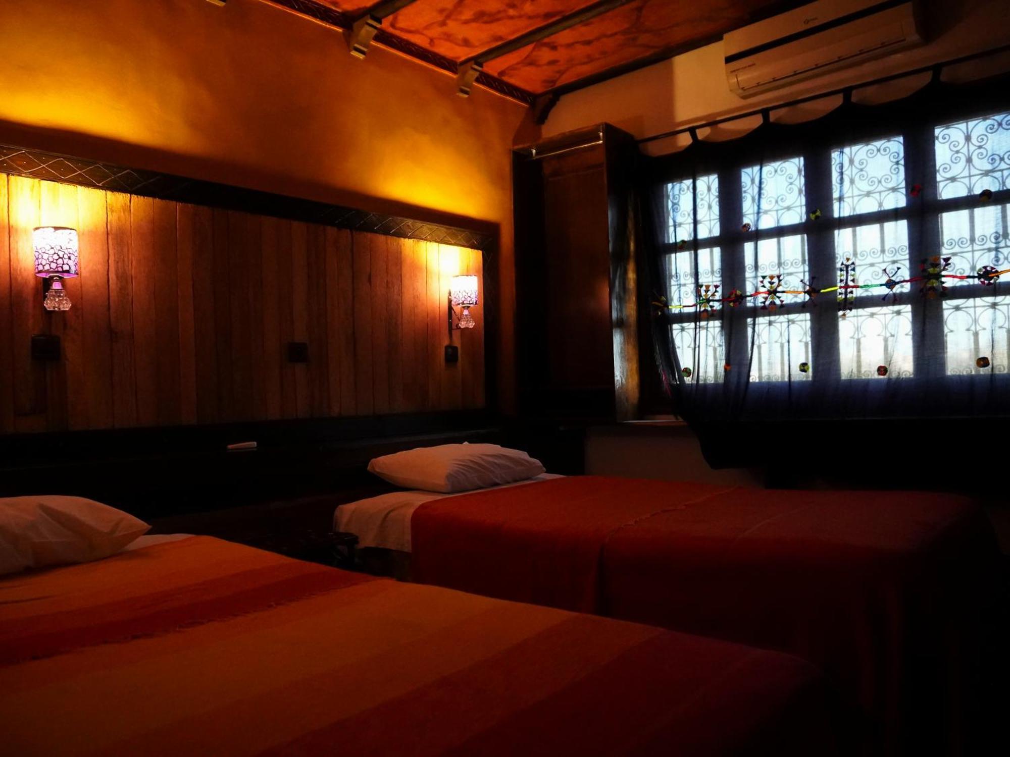 Hotel La Kasbah Elkhorbat Muxu Berbere à Asrir  Extérieur photo